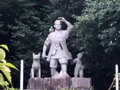 吉備津神社の像