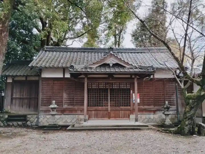 寿栄神社の{uncategorized: "未分類", other: "その他", undefined: "問題あり", building: "その他建物", grave: "お墓", sacred_gate: "鳥居", guardian: "狛犬", statue: "像", buddha: "仏像", history: "歴史", nature: "自然", garden: "庭園", animal: "動物", pagoda: "塔", temizu: "手水舎", mountain_gate: "山門・神門", sanctuary: "本殿・本堂", subordinate: "末社・摂社", art: "芸術", scenery: "景色", jizo: "地蔵", ema: "絵馬", goshuin: "御朱印", omikuji: "おみくじ", items: "授与品その他", amulet: "お守り", goshuincho: "御朱印帳", eats: "食事", festival: "お祭り", votive_dance: "神楽", shichigosan: "七五三参", wedding: "結婚式", experience: "体験その他", initially: "初詣", around: "周辺", anti_infection: "感染症対策"}
