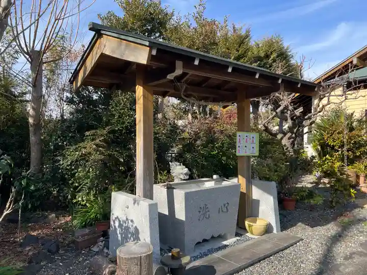 城山富士浅間神社の手水舎