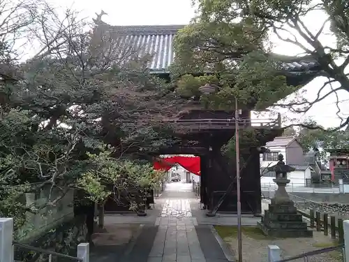 笠覆寺 (笠寺観音)の山門