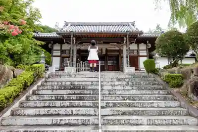 本泉寺の本殿・本堂
