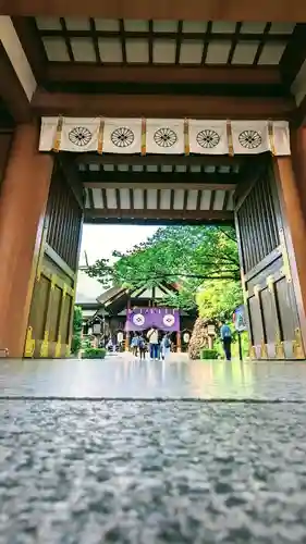 東京大神宮の山門・神門