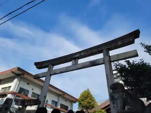 三輪神社の鳥居