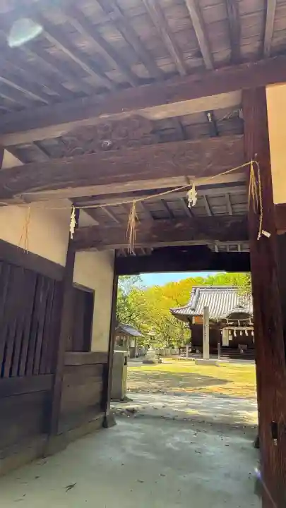 飯神社の{uncategorized: "未分類", other: "その他", undefined: "問題あり", building: "その他建物", grave: "お墓", sacred_gate: "鳥居", guardian: "狛犬", statue: "像", buddha: "仏像", history: "歴史", nature: "自然", garden: "庭園", animal: "動物", pagoda: "塔", temizu: "手水舎", mountain_gate: "山門・神門", sanctuary: "本殿・本堂", subordinate: "末社・摂社", art: "芸術", scenery: "景色", jizo: "地蔵", ema: "絵馬", goshuin: "御朱印", omikuji: "おみくじ", items: "授与品その他", amulet: "お守り", goshuincho: "御朱印帳", eats: "食事", festival: "お祭り", votive_dance: "神楽", shichigosan: "七五三参", wedding: "結婚式", experience: "体験その他", initially: "初詣", around: "周辺", anti_infection: "感染症対策"}