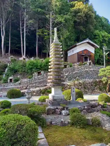 法楽寺の塔