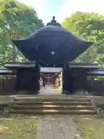 精忠神社の山門・神門