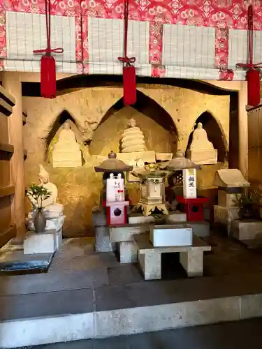 妙圓寺の{uncategorized: "未分類", other: "その他", undefined: "問題あり", building: "その他建物", grave: "お墓", sacred_gate: "鳥居", guardian: "狛犬", statue: "像", buddha: "仏像", history: "歴史", nature: "自然", garden: "庭園", animal: "動物", pagoda: "塔", temizu: "手水舎", mountain_gate: "山門・神門", sanctuary: "本殿・本堂", subordinate: "末社・摂社", art: "芸術", scenery: "景色", jizo: "地蔵", ema: "絵馬", goshuin: "御朱印", omikuji: "おみくじ", items: "授与品その他", amulet: "お守り", goshuincho: "御朱印帳", eats: "食事", festival: "お祭り", votive_dance: "神楽", shichigosan: "七五三参", wedding: "結婚式", experience: "体験その他", initially: "初詣", around: "周辺", anti_infection: "感染症対策"}
