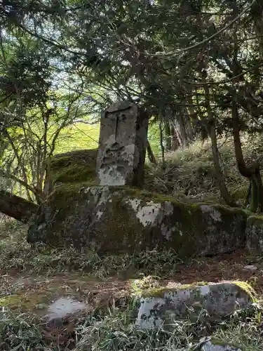 英彦山神宮御本社（上宮）の{uncategorized: "未分類", other: "その他", undefined: "問題あり", building: "その他建物", grave: "お墓", sacred_gate: "鳥居", guardian: "狛犬", statue: "像", buddha: "仏像", history: "歴史", nature: "自然", garden: "庭園", animal: "動物", pagoda: "塔", temizu: "手水舎", mountain_gate: "山門・神門", sanctuary: "本殿・本堂", subordinate: "末社・摂社", art: "芸術", scenery: "景色", jizo: "地蔵", ema: "絵馬", goshuin: "御朱印", omikuji: "おみくじ", items: "授与品その他", amulet: "お守り", goshuincho: "御朱印帳", eats: "食事", festival: "お祭り", votive_dance: "神楽", shichigosan: "七五三参", wedding: "結婚式", experience: "体験その他", initially: "初詣", around: "周辺", anti_infection: "感染症対策"}