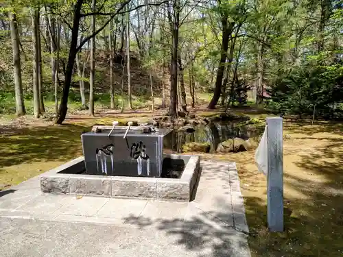 音更神社の手水舎