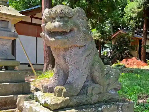 治田神社下の宮の狛犬