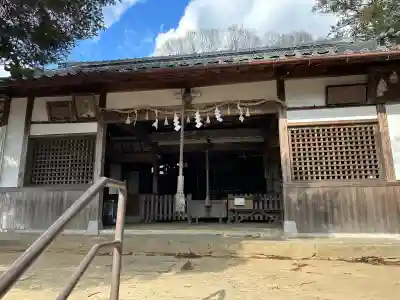 岐尼神社の{uncategorized: "未分類", other: "その他", undefined: "問題あり", building: "その他建物", grave: "お墓", sacred_gate: "鳥居", guardian: "狛犬", statue: "像", buddha: "仏像", history: "歴史", nature: "自然", garden: "庭園", animal: "動物", pagoda: "塔", temizu: "手水舎", mountain_gate: "山門・神門", sanctuary: "本殿・本堂", subordinate: "末社・摂社", art: "芸術", scenery: "景色", jizo: "地蔵", ema: "絵馬", goshuin: "御朱印", omikuji: "おみくじ", items: "授与品その他", amulet: "お守り", goshuincho: "御朱印帳", eats: "食事", festival: "お祭り", votive_dance: "神楽", shichigosan: "七五三参", wedding: "結婚式", experience: "体験その他", initially: "初詣", around: "周辺", anti_infection: "感染症対策"}