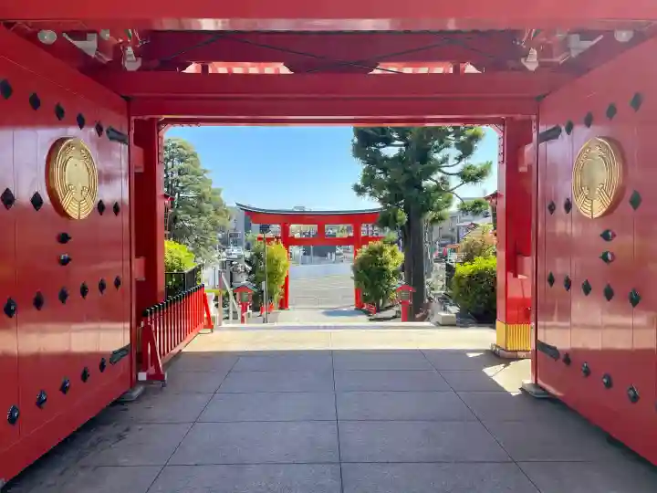 東伏見稲荷神社の{uncategorized: "未分類", other: "その他", undefined: "問題あり", building: "その他建物", grave: "お墓", sacred_gate: "鳥居", guardian: "狛犬", statue: "像", buddha: "仏像", history: "歴史", nature: "自然", garden: "庭園", animal: "動物", pagoda: "塔", temizu: "手水舎", mountain_gate: "山門・神門", sanctuary: "本殿・本堂", subordinate: "末社・摂社", art: "芸術", scenery: "景色", jizo: "地蔵", ema: "絵馬", goshuin: "御朱印", omikuji: "おみくじ", items: "授与品その他", amulet: "お守り", goshuincho: "御朱印帳", eats: "食事", festival: "お祭り", votive_dance: "神楽", shichigosan: "七五三参", wedding: "結婚式", experience: "体験その他", initially: "初詣", around: "周辺", anti_infection: "感染症対策"}