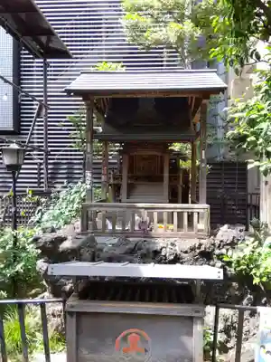 稲荷鬼王神社の末社・摂社