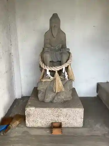 貴船神社の像