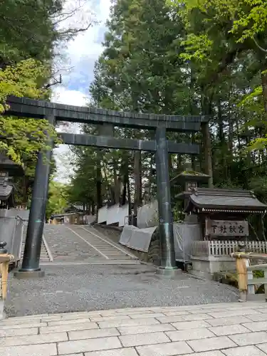 諏訪大社下社秋宮の鳥居