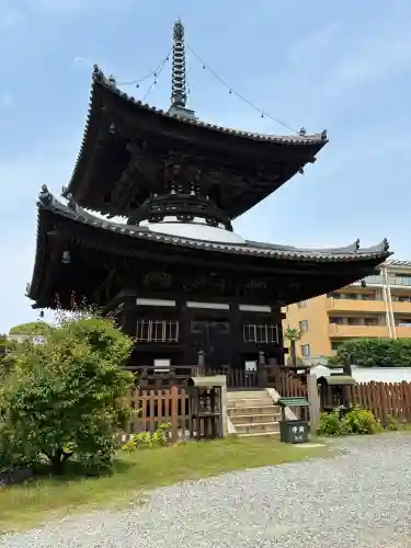 愛染堂勝鬘院の塔