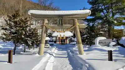 下宇莫別神社の鳥居