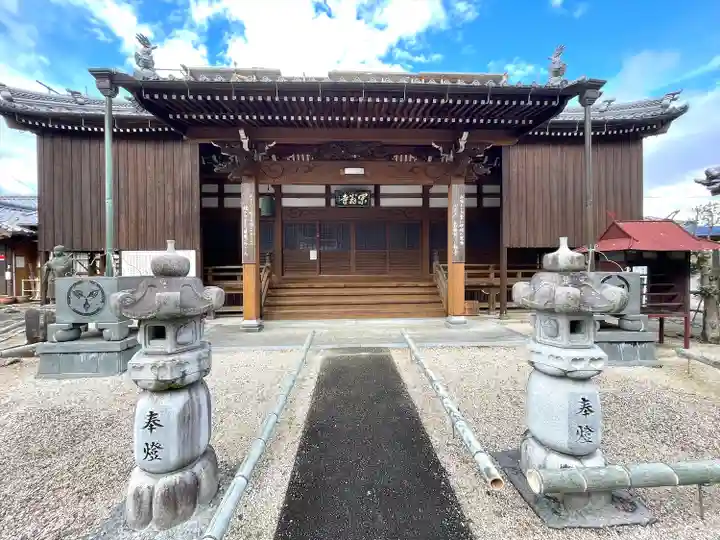閑翁寺の本殿・本堂