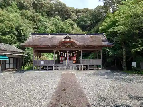 鳴無神社の本殿