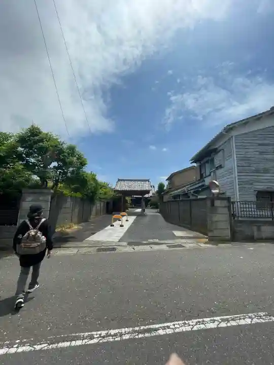 本興寺の{uncategorized: "未分類", other: "その他", undefined: "問題あり", building: "その他建物", grave: "お墓", sacred_gate: "鳥居", guardian: "狛犬", statue: "像", buddha: "仏像", history: "歴史", nature: "自然", garden: "庭園", animal: "動物", pagoda: "塔", temizu: "手水舎", mountain_gate: "山門・神門", sanctuary: "本殿・本堂", subordinate: "末社・摂社", art: "芸術", scenery: "景色", jizo: "地蔵", ema: "絵馬", goshuin: "御朱印", omikuji: "おみくじ", items: "授与品その他", amulet: "お守り", goshuincho: "御朱印帳", eats: "食事", festival: "お祭り", votive_dance: "神楽", shichigosan: "七五三参", wedding: "結婚式", experience: "体験その他", initially: "初詣", around: "周辺", anti_infection: "感染症対策"}