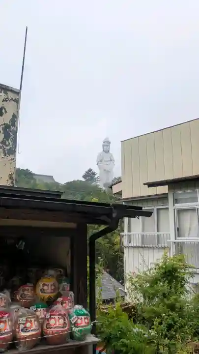観音山慈眼院(高崎観音)の{uncategorized: "未分類", other: "その他", undefined: "問題あり", building: "その他建物", grave: "お墓", sacred_gate: "鳥居", guardian: "狛犬", statue: "像", buddha: "仏像", history: "歴史", nature: "自然", garden: "庭園", animal: "動物", pagoda: "塔", temizu: "手水舎", mountain_gate: "山門・神門", sanctuary: "本殿・本堂", subordinate: "末社・摂社", art: "芸術", scenery: "景色", jizo: "地蔵", ema: "絵馬", goshuin: "御朱印", omikuji: "おみくじ", items: "授与品その他", amulet: "お守り", goshuincho: "御朱印帳", eats: "食事", festival: "お祭り", votive_dance: "神楽", shichigosan: "七五三参", wedding: "結婚式", experience: "体験その他", initially: "初詣", around: "周辺", anti_infection: "感染症対策"}