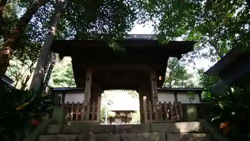 宝生寺の山門・神門
