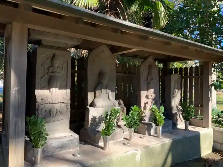 神明神社の仏像