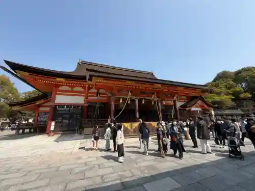 八坂神社(祇園さん)の{uncategorized: "未分類", other: "その他", undefined: "問題あり", building: "その他建物", grave: "お墓", sacred_gate: "鳥居", guardian: "狛犬", statue: "像", buddha: "仏像", history: "歴史", nature: "自然", garden: "庭園", animal: "動物", pagoda: "塔", temizu: "手水舎", mountain_gate: "山門・神門", sanctuary: "本殿・本堂", subordinate: "末社・摂社", art: "芸術", scenery: "景色", jizo: "地蔵", ema: "絵馬", goshuin: "御朱印", omikuji: "おみくじ", items: "授与品その他", amulet: "お守り", goshuincho: "御朱印帳", eats: "食事", festival: "お祭り", votive_dance: "神楽", shichigosan: "七五三参", wedding: "結婚式", experience: "体験その他", initially: "初詣", around: "周辺", anti_infection: "感染症対策"}