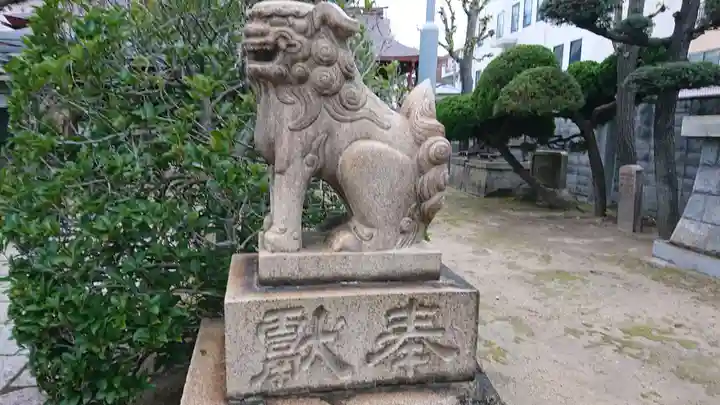 みなと八幡神社の狛犬