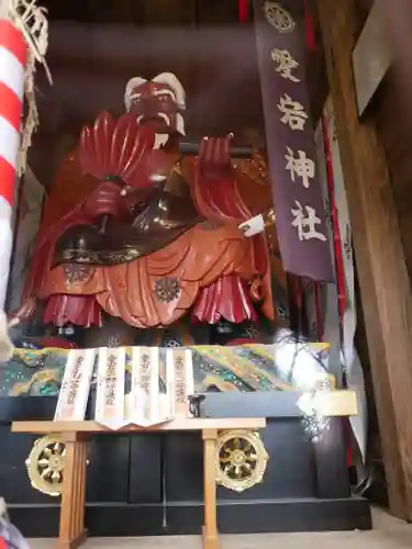 愛宕神社の像