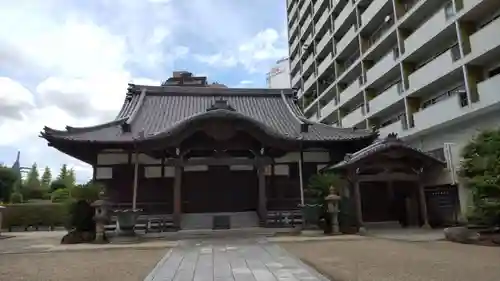 長泉寺の本殿・本堂